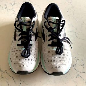 Brooks Ghost Running shoe